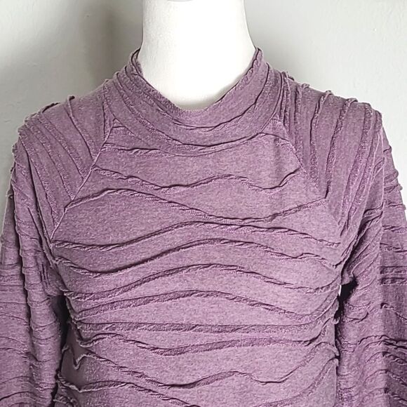 Cupio Purple Textured High-Low Top, Size Medium - Picture 3 of 8